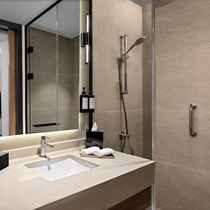 One-Bedroom King Suite